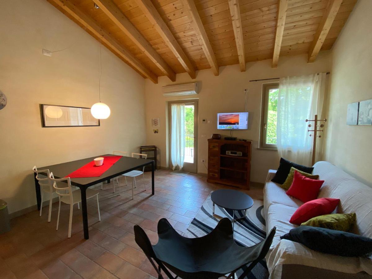 L'Isolo B&B E Case Vacanza Monzambano Kültér fotó