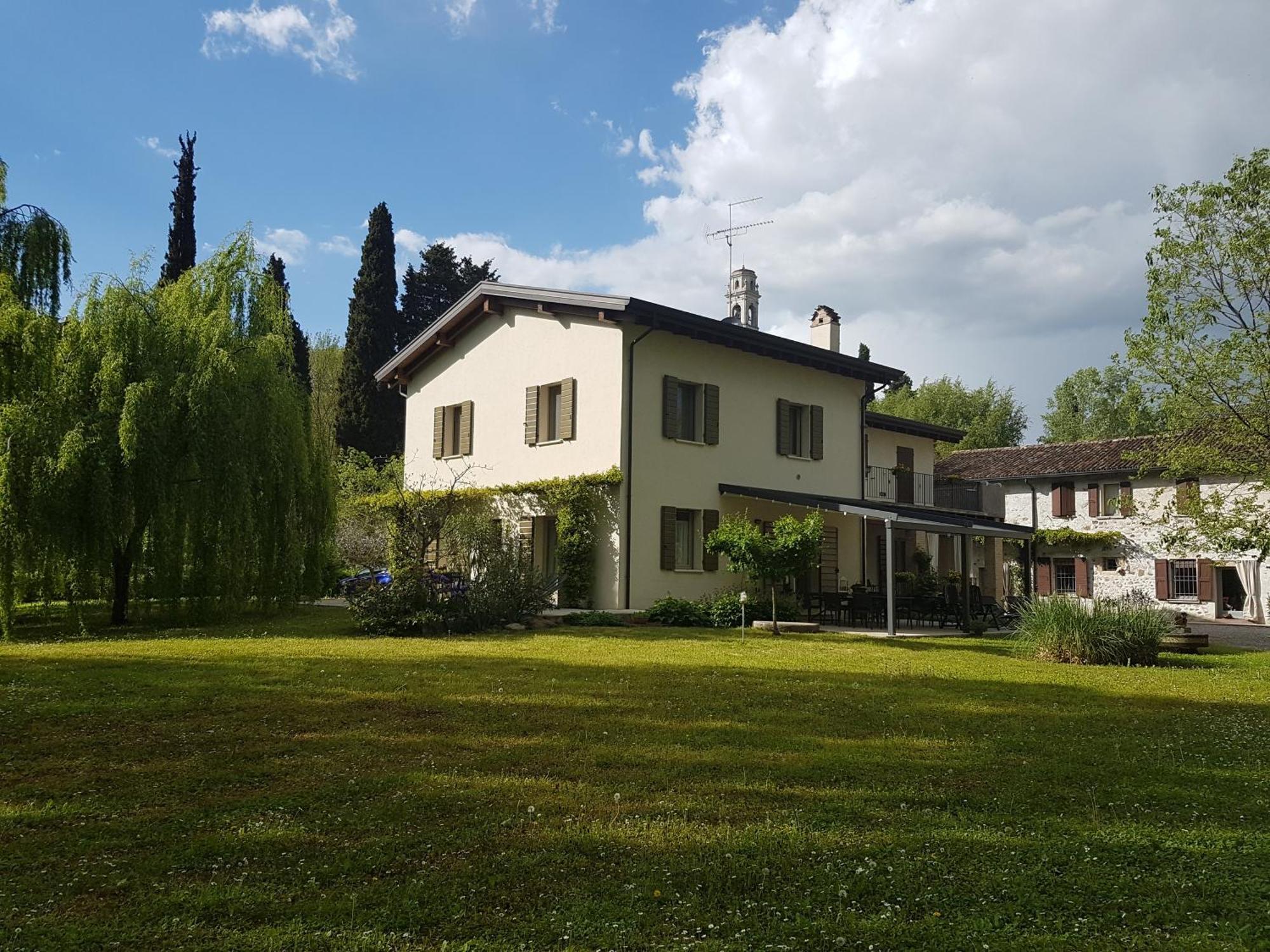 L'Isolo B&B E Case Vacanza Monzambano Kültér fotó