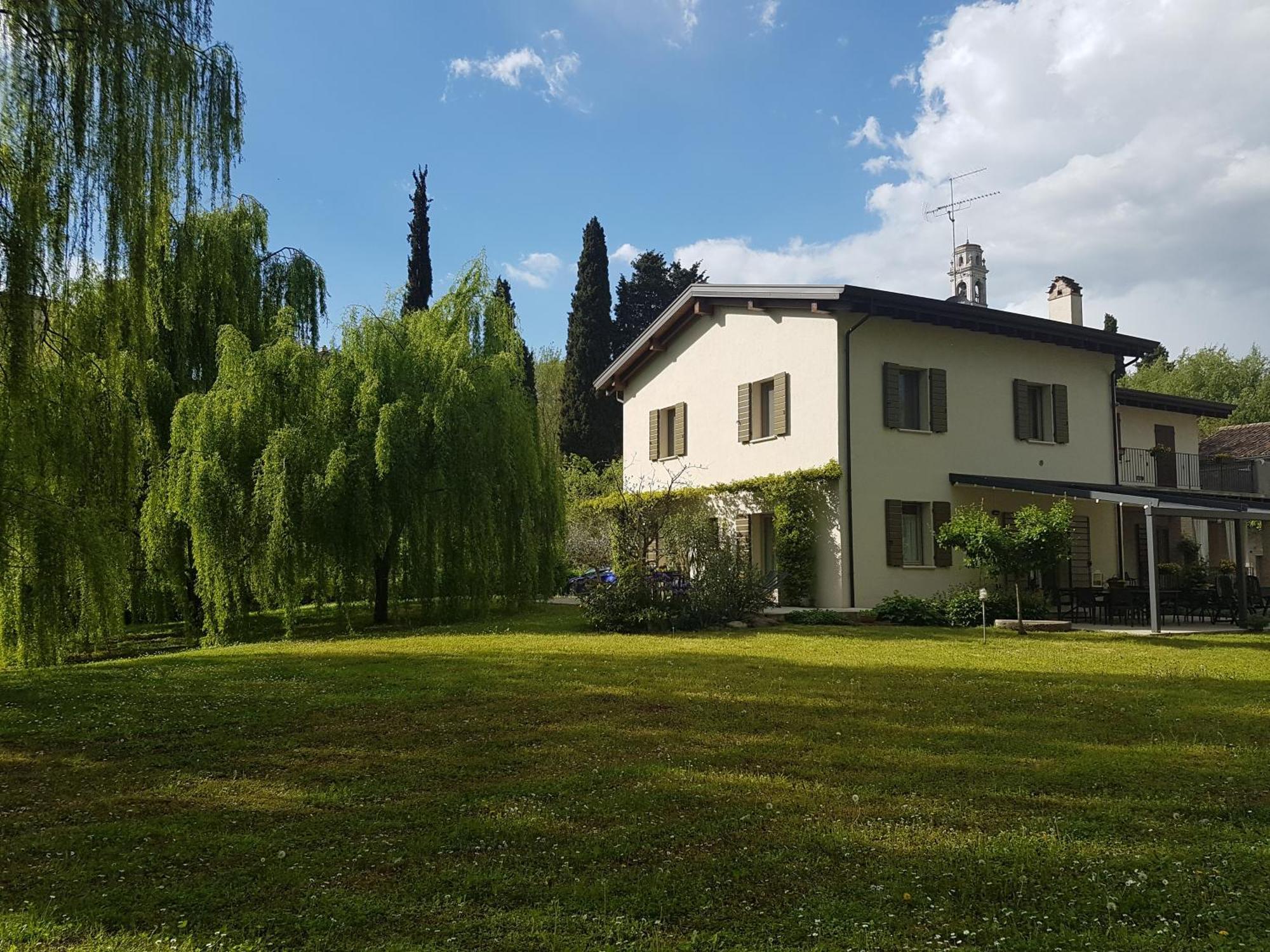 L'Isolo B&B E Case Vacanza Monzambano Kültér fotó