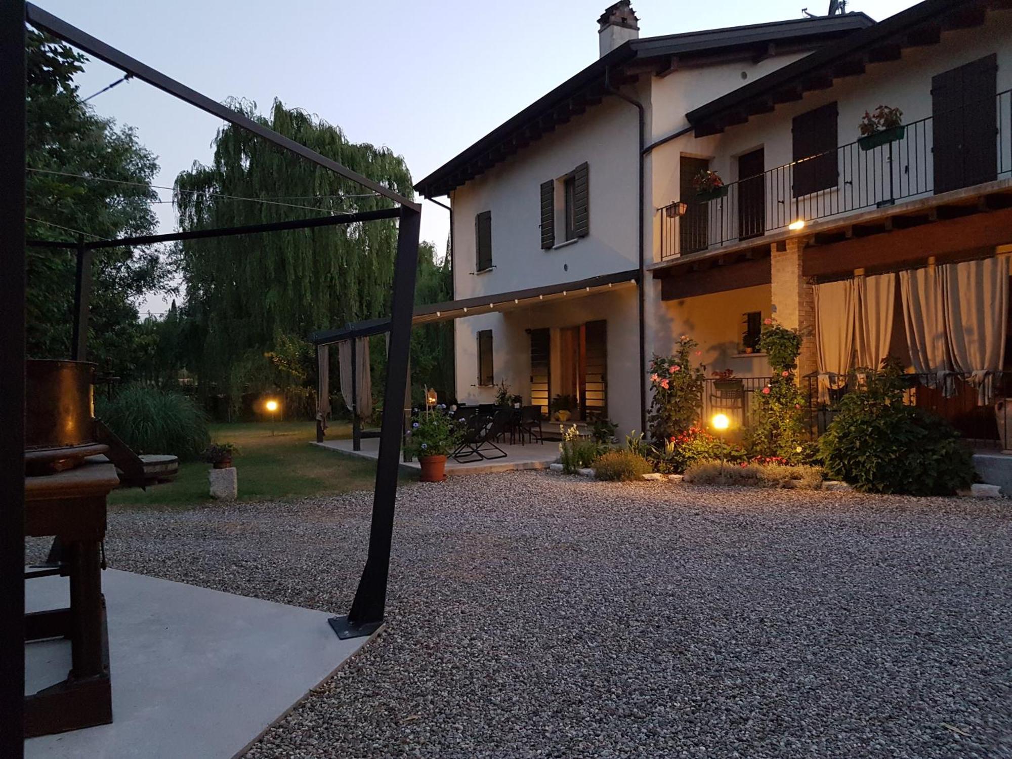 L'Isolo B&B E Case Vacanza Monzambano Kültér fotó