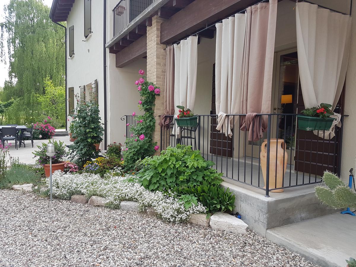 L'Isolo B&B E Case Vacanza Monzambano Kültér fotó